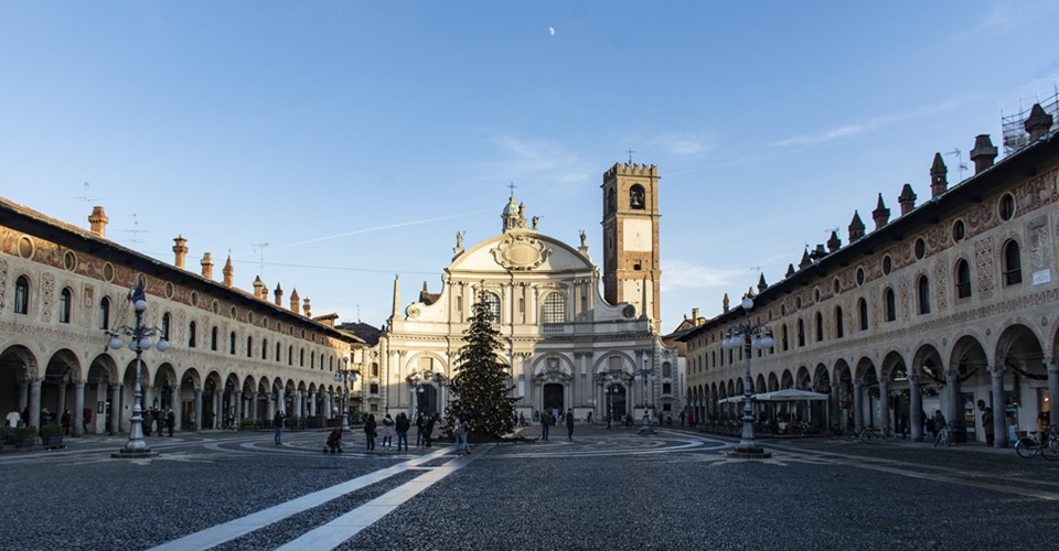 Image Description for http://80.88.88.181:8888/gpsviaggi/gpsviaggi/packages_photos/1249/Vigevano-1.jpg